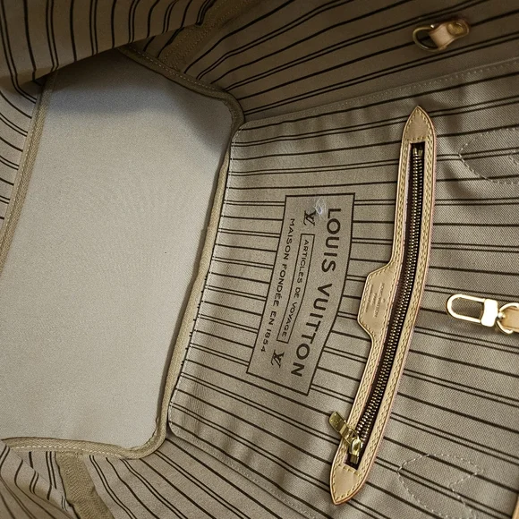 (Reserved)Authentic Louis Vuitton Monogram Neverful MM - Picture 6 of 9